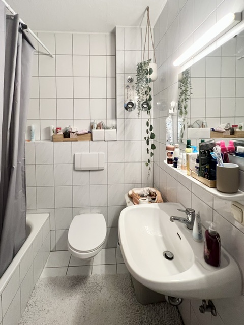 Bad mit Wanne